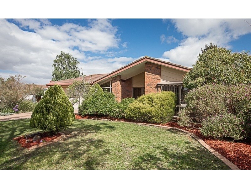2 Scullin Court, Sunbury VIC 3429