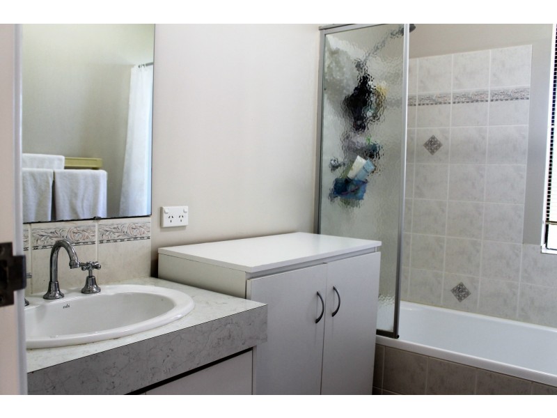 28 Narrier Close, South Guildford WA 6055