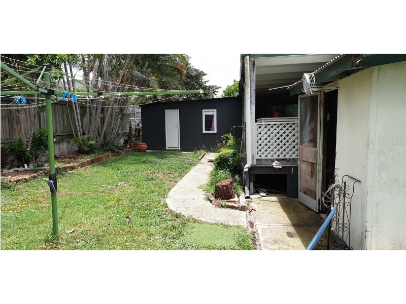 69 Bernecker Street, Carina QLD 4152