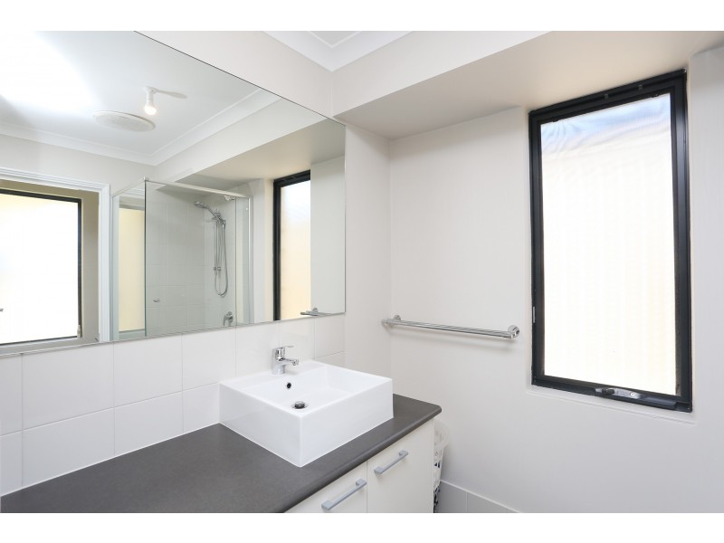 25 Salcombe Way, Warnbro WA 6169