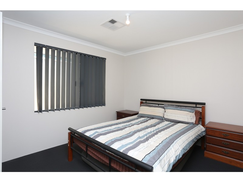 25 Salcombe Way, Warnbro WA 6169