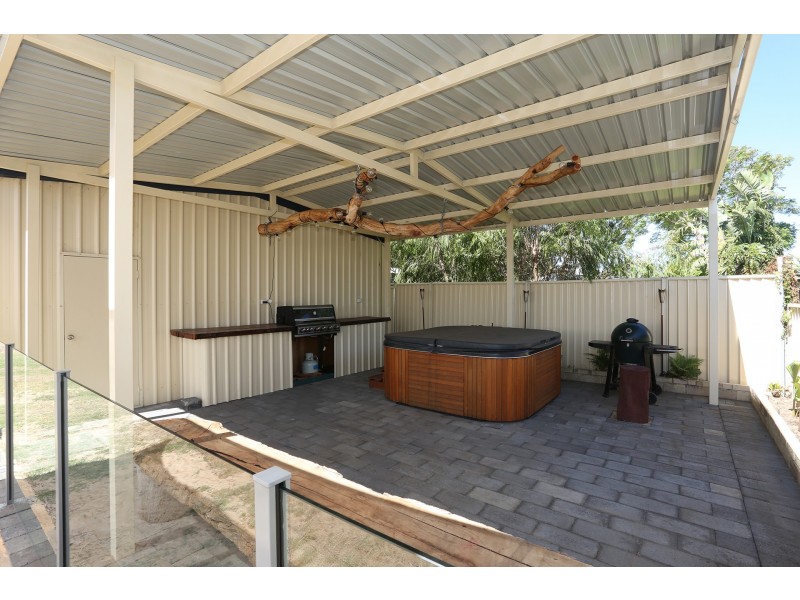 25 Salcombe Way, Warnbro WA 6169