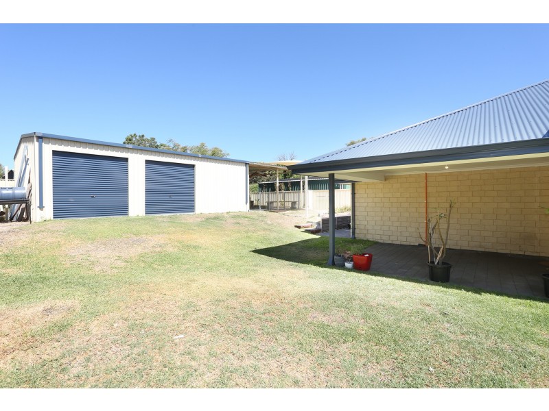 25 Salcombe Way, Warnbro WA 6169