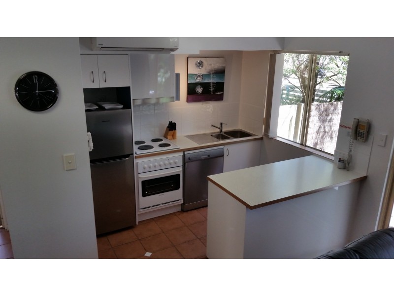 16/2-4 Double Island Drive, Rainbow Beach QLD 4581