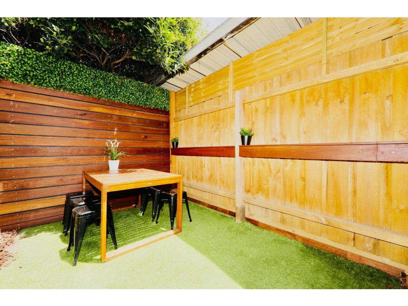 1/76 Carlisle Street, St Kilda VIC 3182