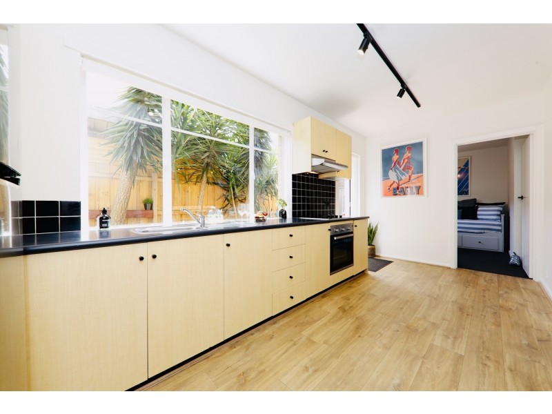 1/76 Carlisle Street, St Kilda VIC 3182