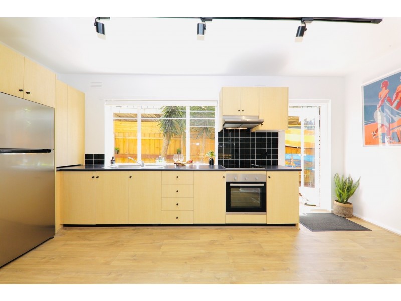 1/76 Carlisle Street, St Kilda VIC 3182