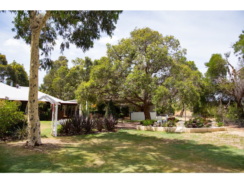 11 Salmon Bark Road, Serpentine WA 6125