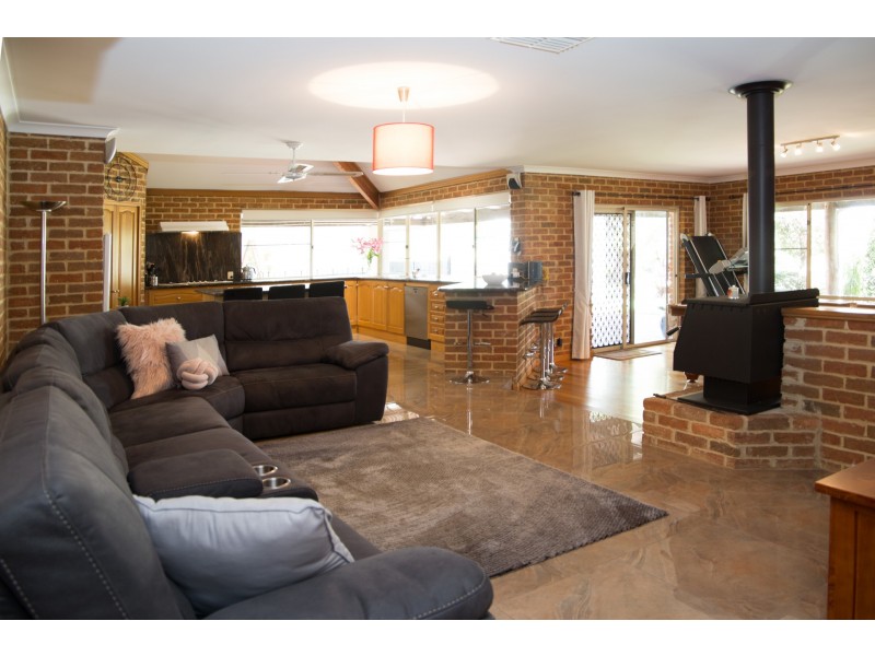 11 Salmon Bark Road, Serpentine WA 6125