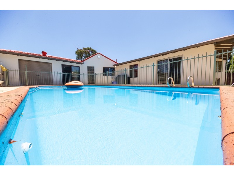 10 Crocus Way, Ferndale WA 6148