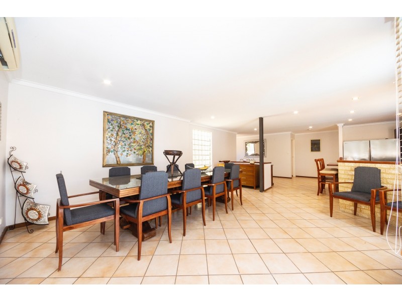 10 Crocus Way, Ferndale WA 6148