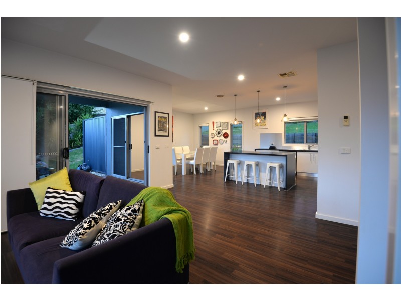 21 Orchard Way, Hamilton Valley NSW 2641