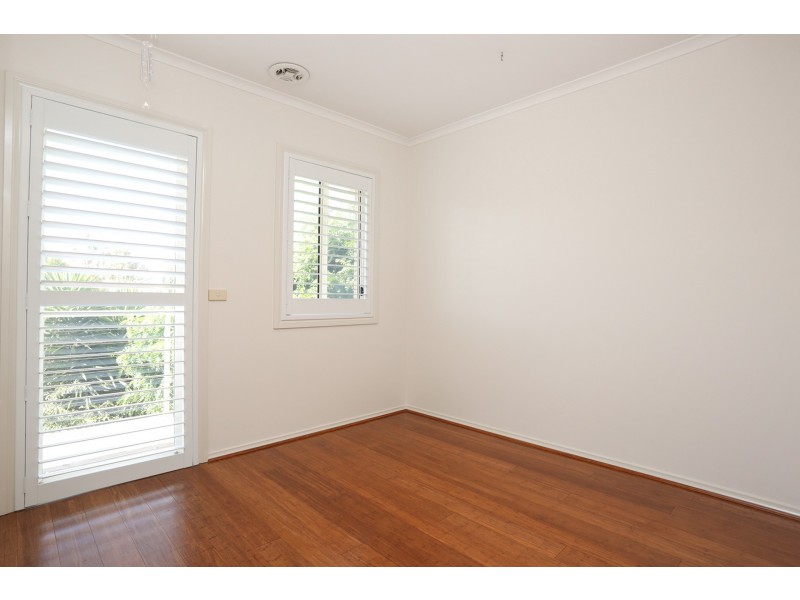 17 Lowess Lane, Sanctuary Lakes VIC 3030