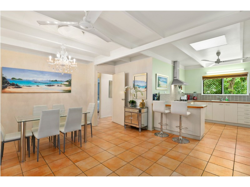 51 Veivers Road, Palm Cove QLD 4879