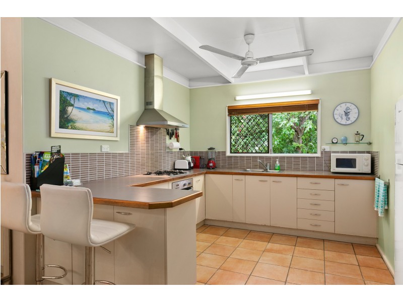 51 Veivers Road, Palm Cove QLD 4879