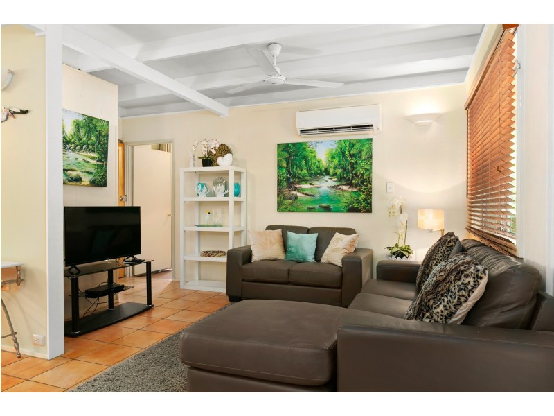 51 Veivers Road, Palm Cove QLD 4879