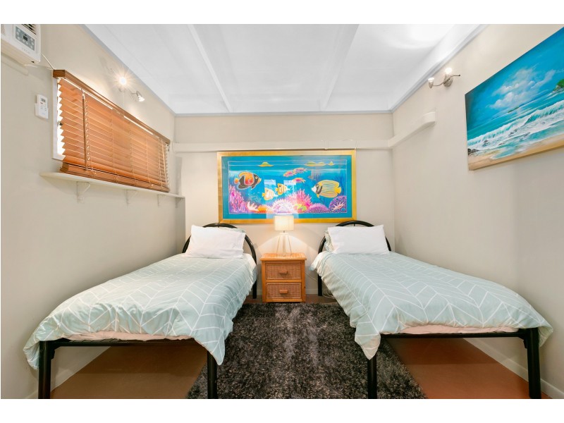 51 Veivers Road, Palm Cove QLD 4879