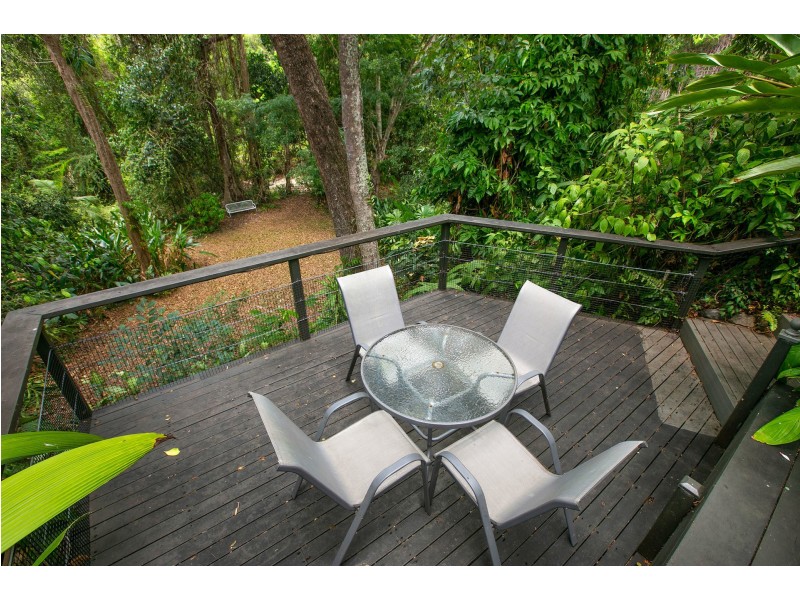 51 Veivers Road, Palm Cove QLD 4879
