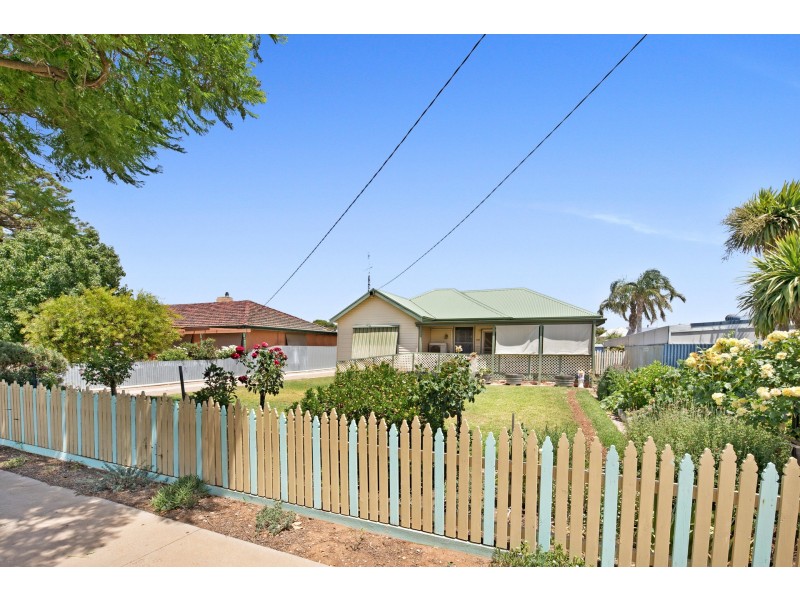 188 Woods Street, Donald VIC 3480