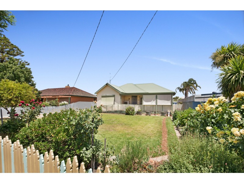 188 Woods Street, Donald VIC 3480