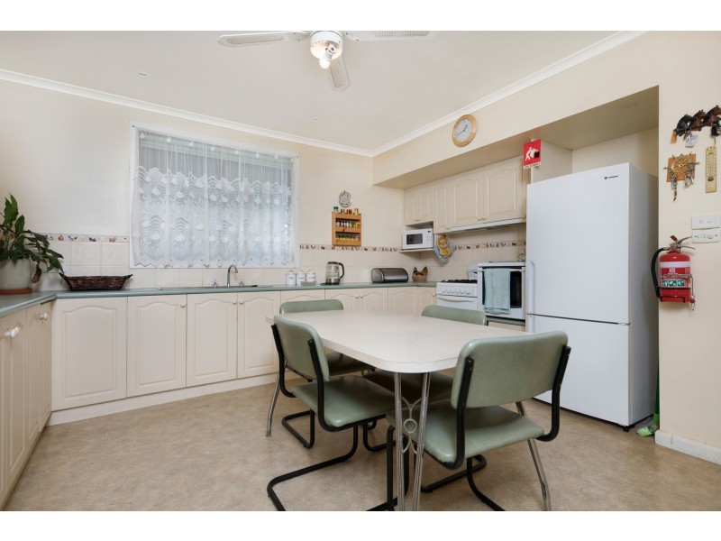 188 Woods Street, Donald VIC 3480