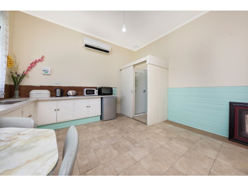 188 Woods Street, Donald VIC 3480