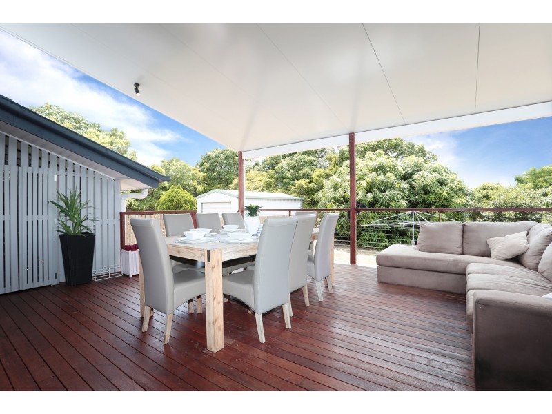 10 Burn Street, Camp Hill QLD 4152