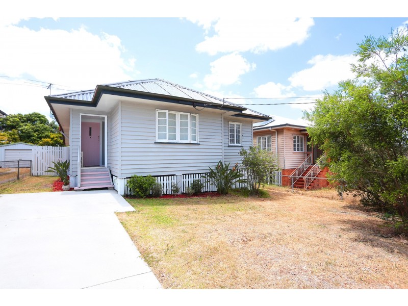 10 Burn Street, Camp Hill QLD 4152