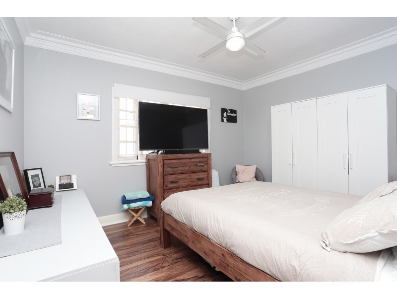 10 Burn Street, Camp Hill QLD 4152