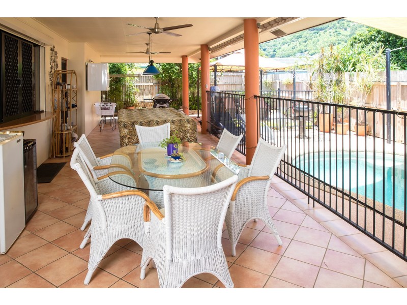 182 McFarlane Drive, Kanimbla QLD 4870