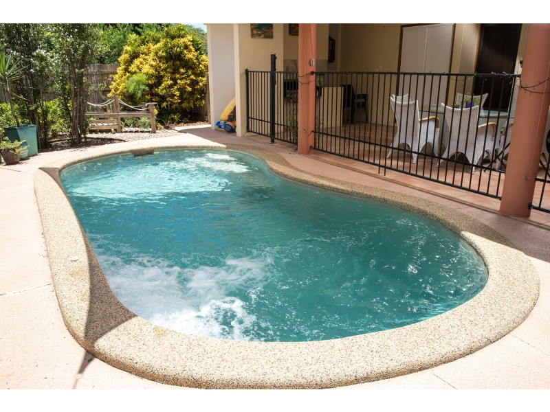 182 McFarlane Drive, Kanimbla QLD 4870