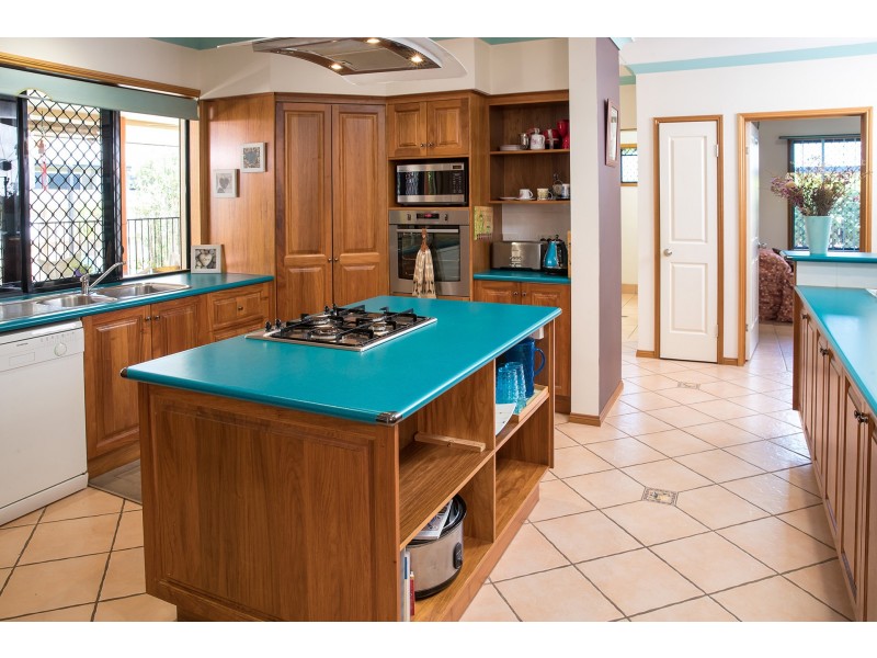 182 McFarlane Drive, Kanimbla QLD 4870