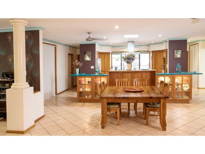 182 McFarlane Drive, Kanimbla QLD 4870