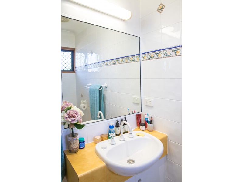 182 McFarlane Drive, Kanimbla QLD 4870