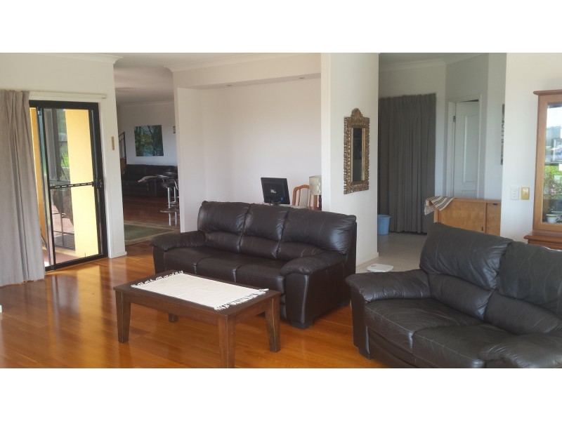 24 Yaldara Street, Pacific Pines QLD 4211