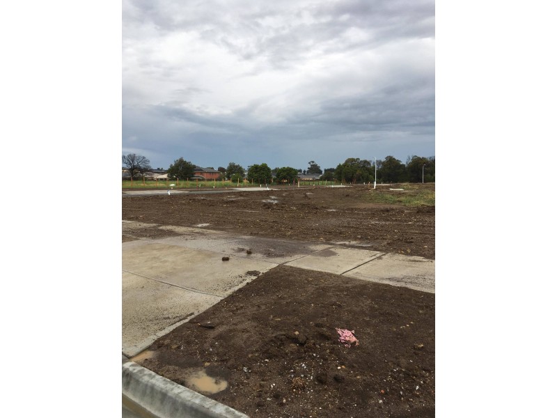 1 Punt Way, Clyde VIC 3978