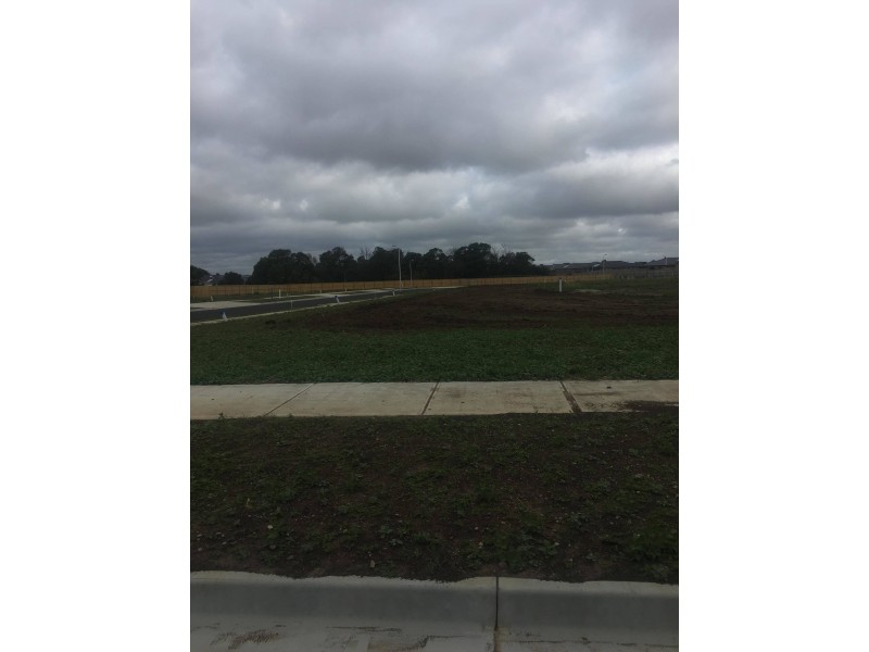 1 Punt Way, Clyde VIC 3978