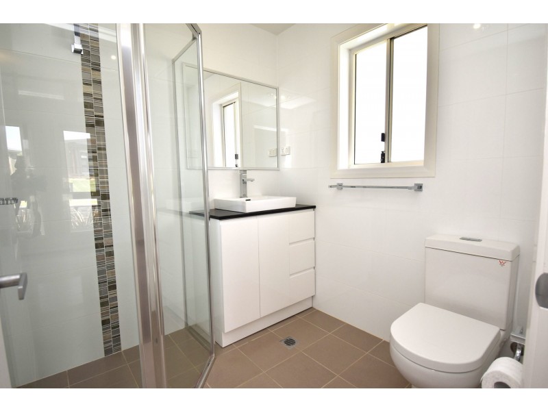 69 Glasson Drive, Orange NSW 2800