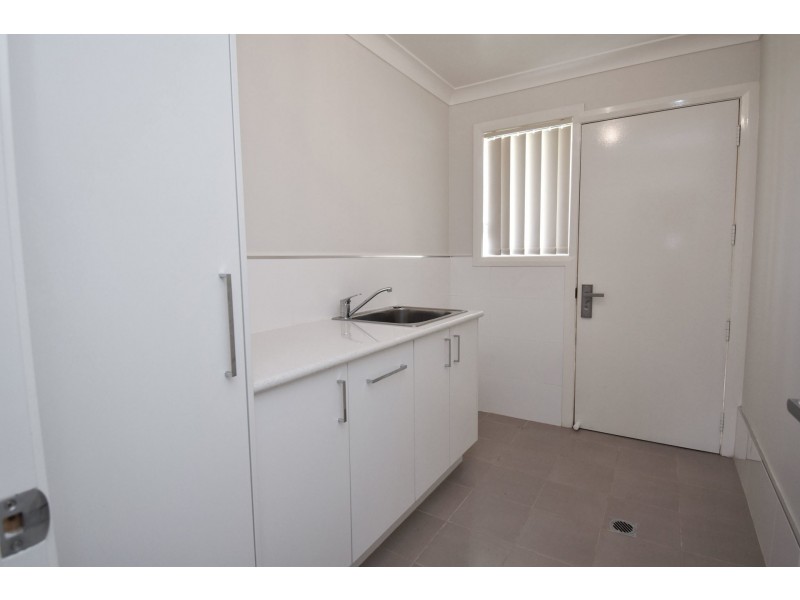 69 Glasson Drive, Orange NSW 2800