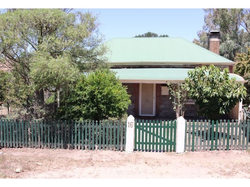 16 Adelaide Rd, Tungkillo SA 5236