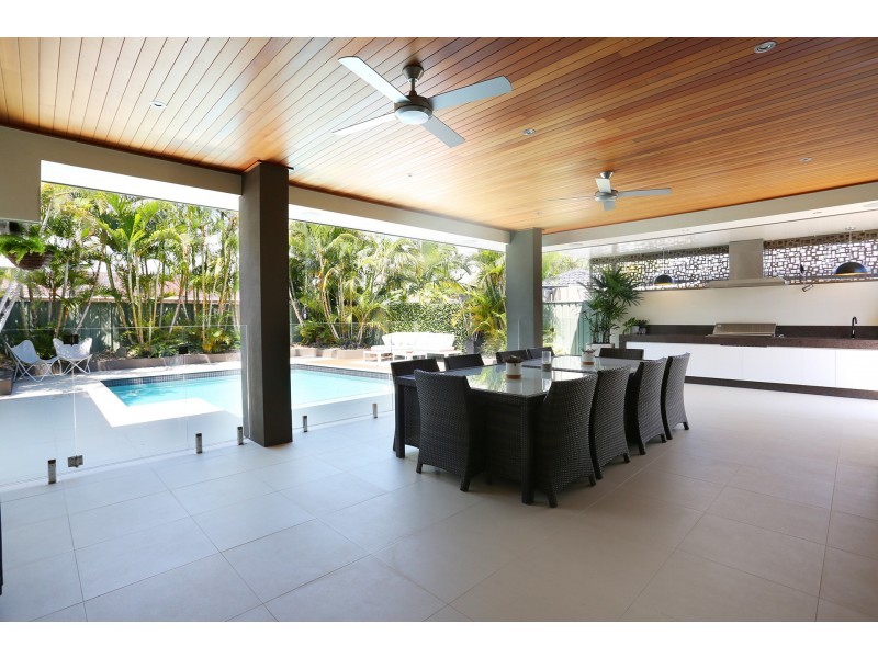5 Wanneroo Court, Mermaid Waters QLD 4218