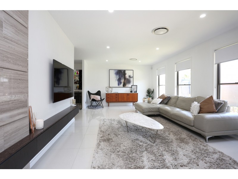 5 Wanneroo Court, Mermaid Waters QLD 4218