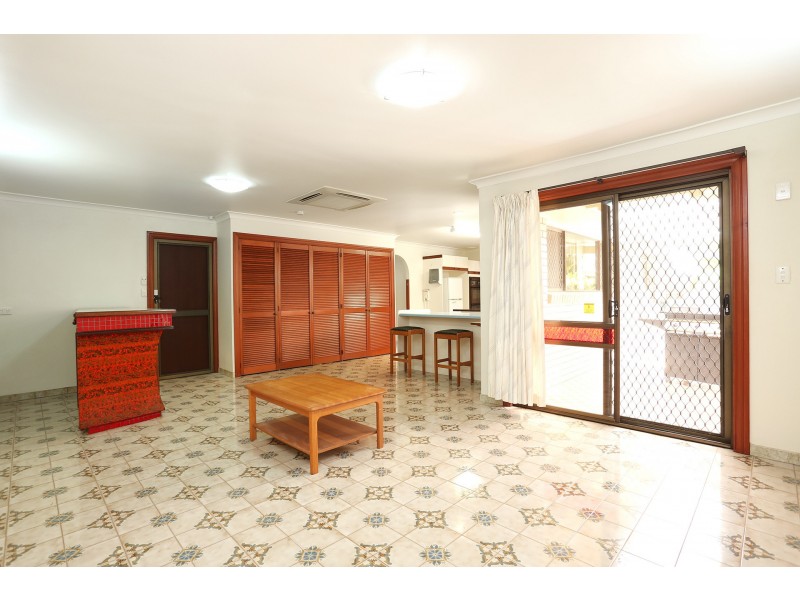 14 Urquhart Street, Carindale QLD 4152