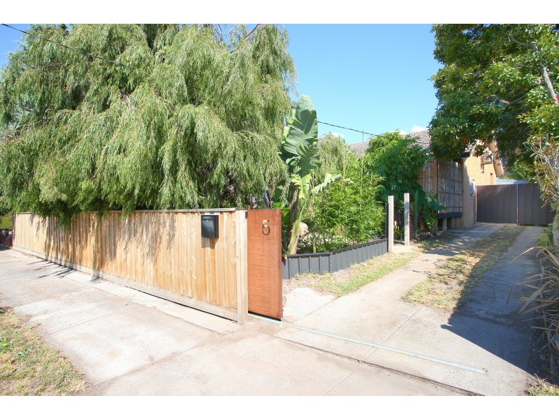 5 Hodgins Crescent, Frankston North VIC 3200