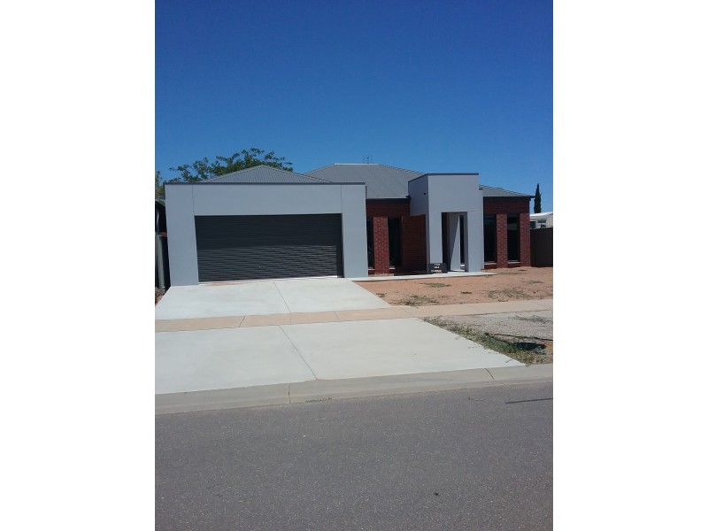 1/27 Sunset Avenue, Echuca VIC 3564