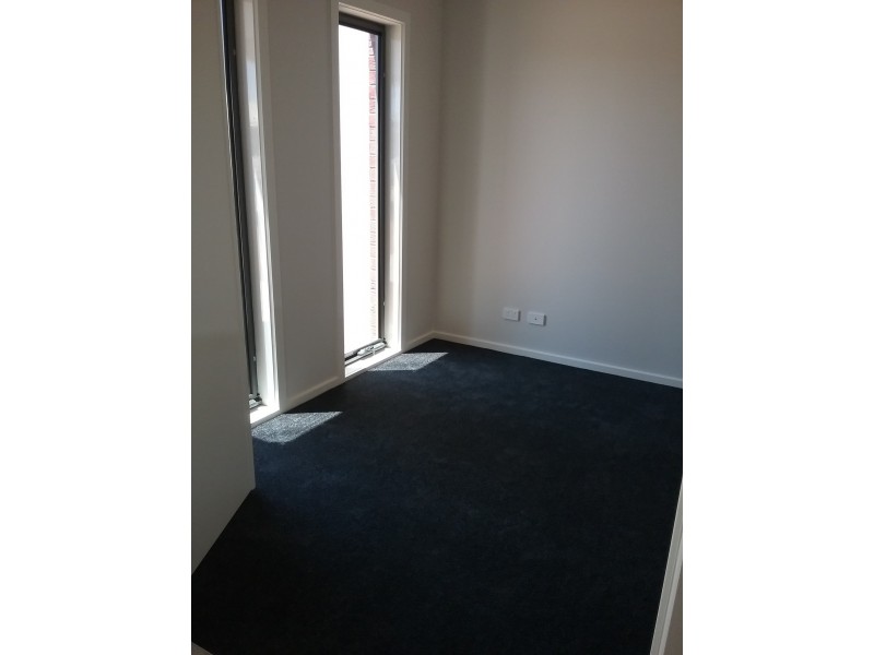 1/27 Sunset Avenue, Echuca VIC 3564