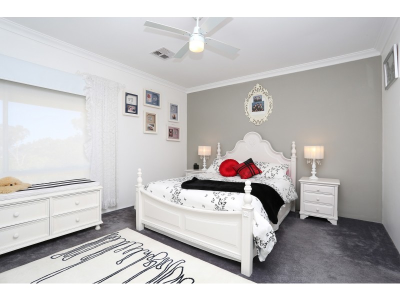 12 Swan View Road, Greenmount WA 6056