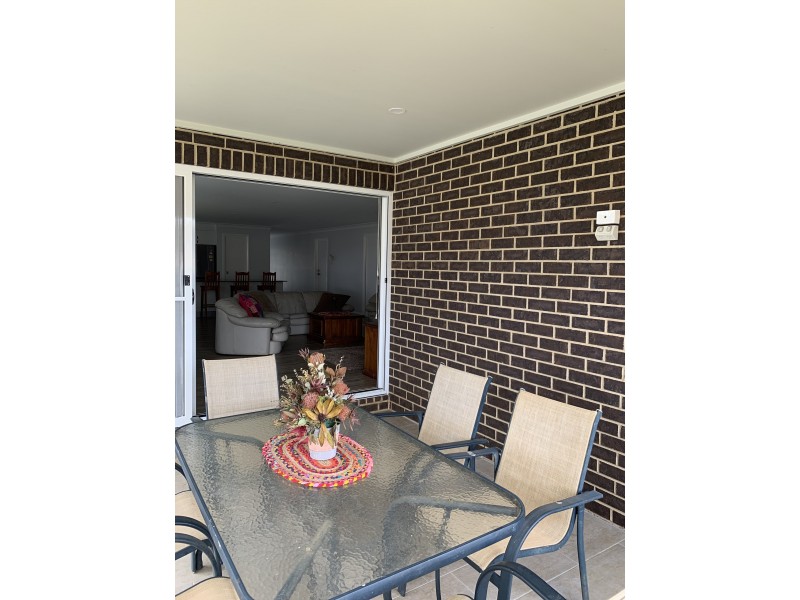 72 Molloy Drive, Orange NSW 2800