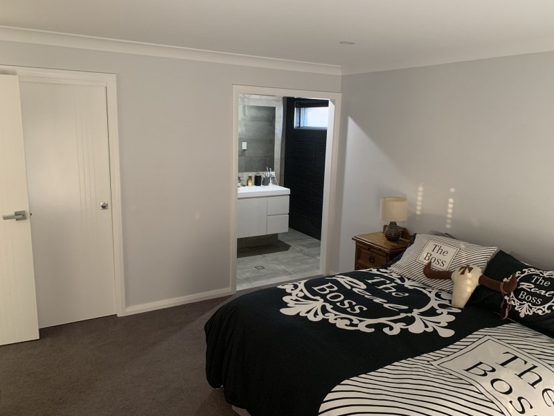 72 Molloy Drive, Orange NSW 2800