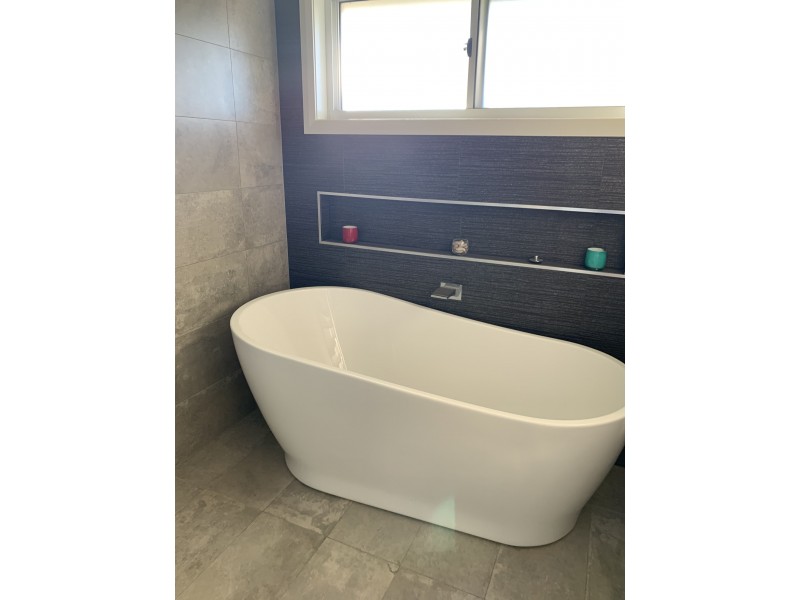 72 Molloy Drive, Orange NSW 2800